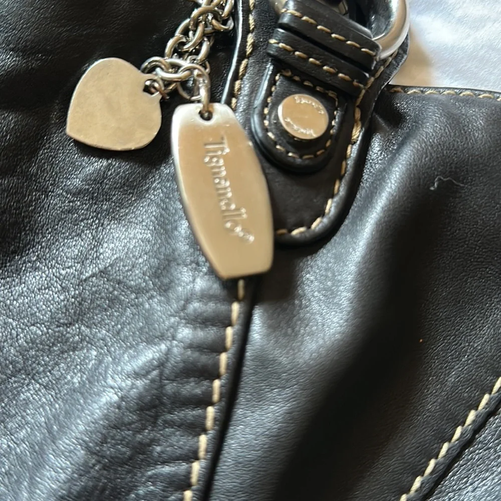 Tignanello black leather hobo bag with charms very nice destitute soft stylish - Picture 4 of 17